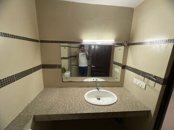 Furnished Amenities in 3 BHK Apartment at Unitech Uniworld Gardens 2, Sector 47 – for Rent