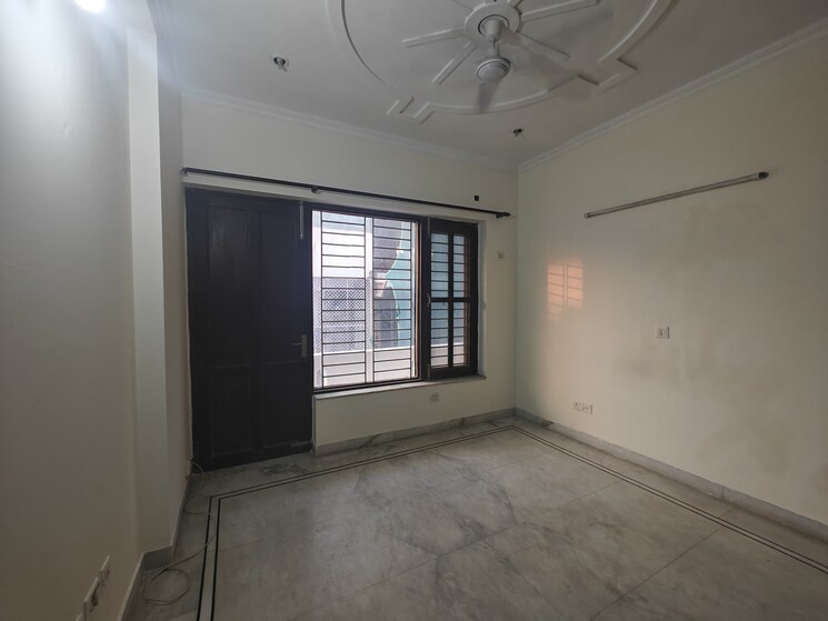 Room, dlf-park-place 3 Bedroom 1983 Sq.Ft. Apartment In Sector 54 Gurgaon 8153120