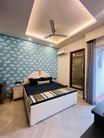 Bedroom in 4 BHK Builder Floor at Unitech South City 1, South City 1 – for Sale