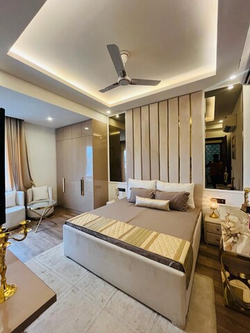 Bedroom in 4 BHK Builder Floor at Unitech South City 1, South City 1 – for Sale