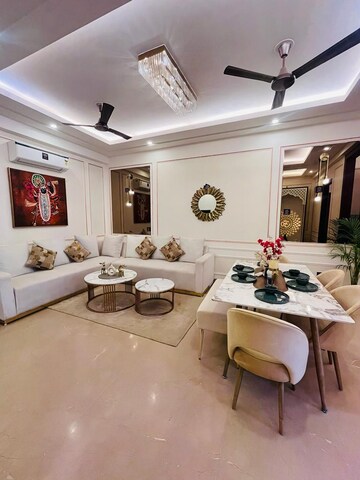 Team Area in 4 BHK Builder Floor at Unitech South City 1, South City 1 – for Sale
