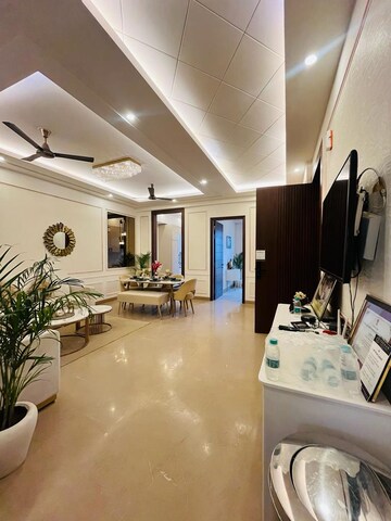 Team Area in 4 BHK Builder Floor at Unitech South City 1, South City 1 – for Sale