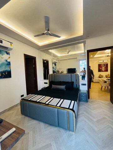 Bedroom in 4 BHK Builder Floor at Unitech South City 1, South City 1 – for Sale