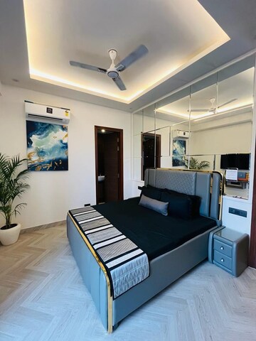 Bedroom in 4 BHK Builder Floor at Unitech South City 1, South City 1 – for Sale