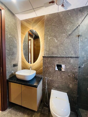 Bathroom in 4 BHK Builder Floor at Unitech South City 1, South City 1 – for Sale