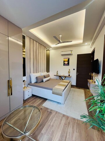 Team Area in 4 BHK Builder Floor at Unitech South City 1, South City 1 – for Sale