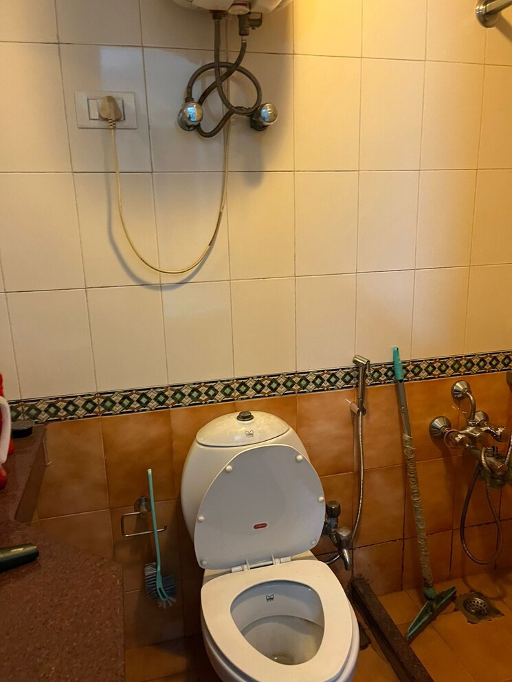 Bathroom, eros-wembley-estate 2 Bedroom 1040 Sq.Ft. Apartment In Sector 50 Gurgaon 8153136