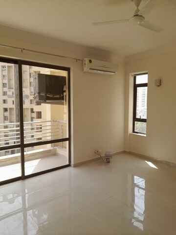 Room in 3 BHK Apartment at Sector 50 – for Rent