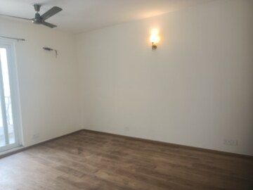 Room in 4 BHK Apartment at The 3C Lotus Panache, Sector 110 – for Rent