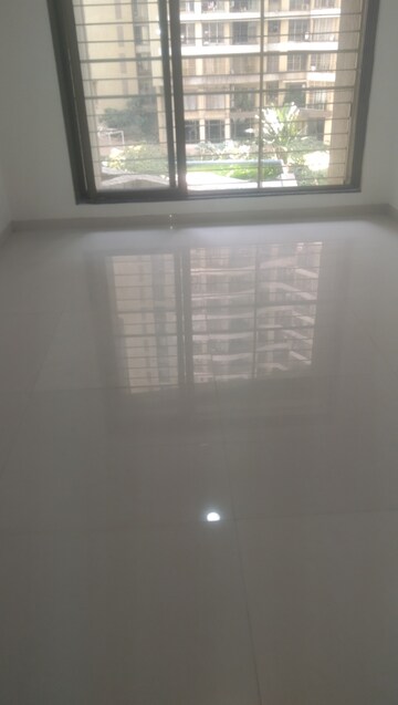 Room in 3 BHK Apartment at Soham Garden, Manpada – for Rent