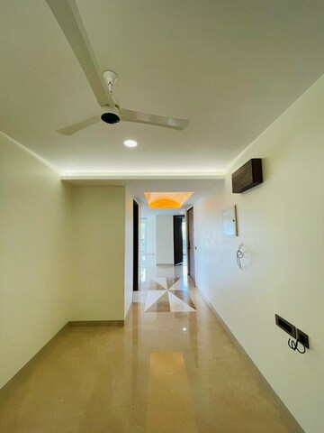 Furnished Amenities in 4 BHK Builder Floor at Ansal Sushant Lok I, Sector 43 – for Sale