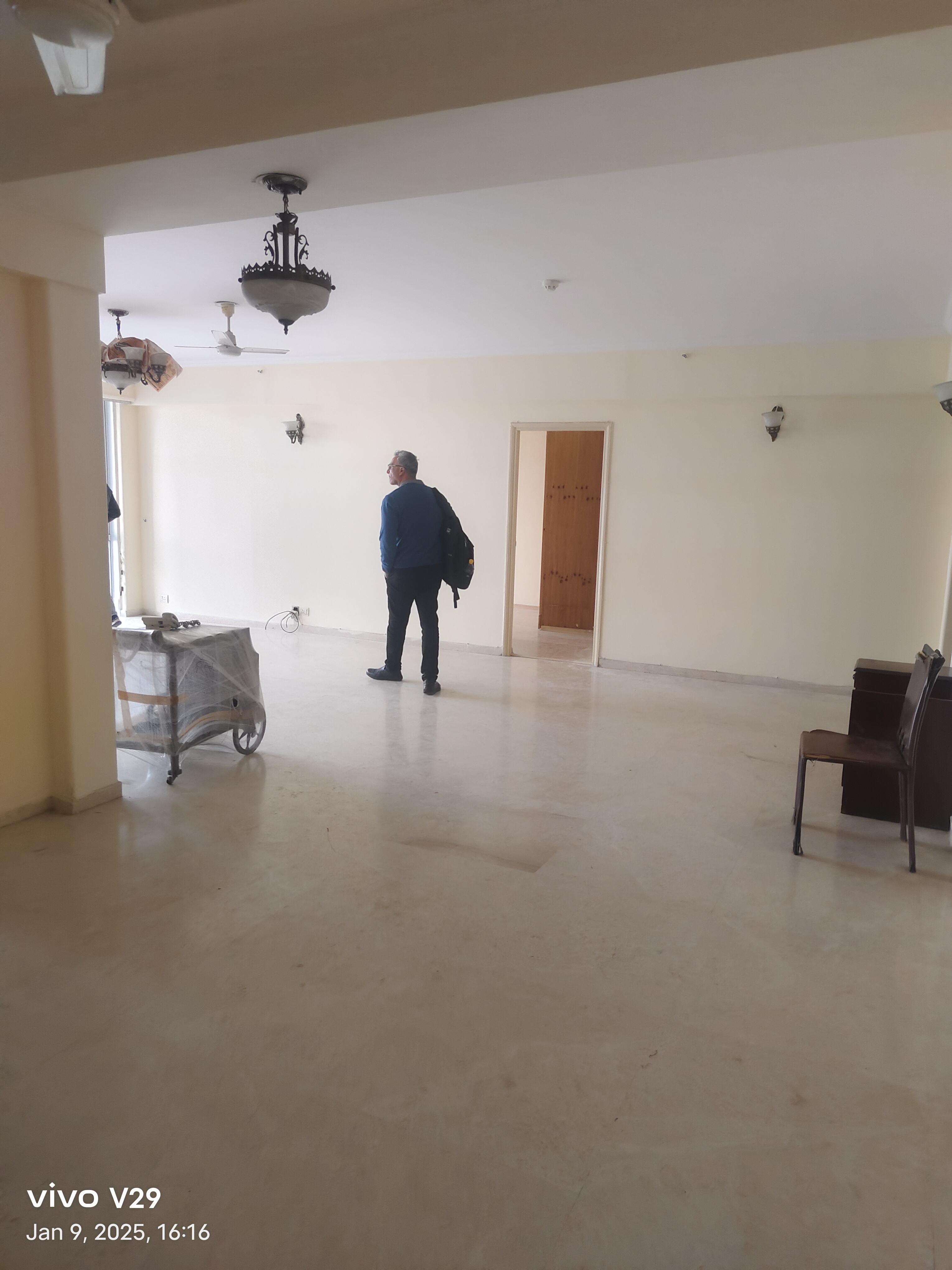 4 BHK + Servant Room Apartment For Sale in DLF The Belaire