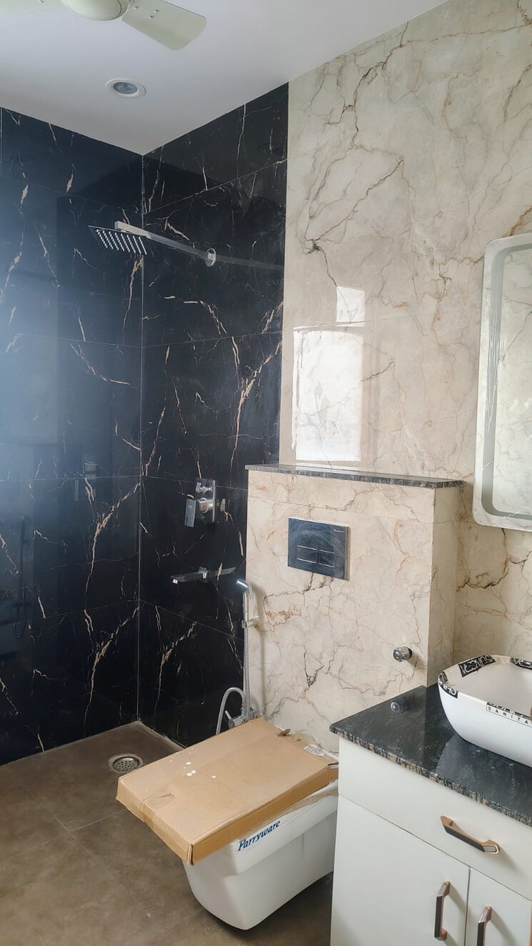 Bathroom, sector 46 4 Bedroom 346 Sq.Yd. Builder Floor In Sector 46 Gurgaon 8153387