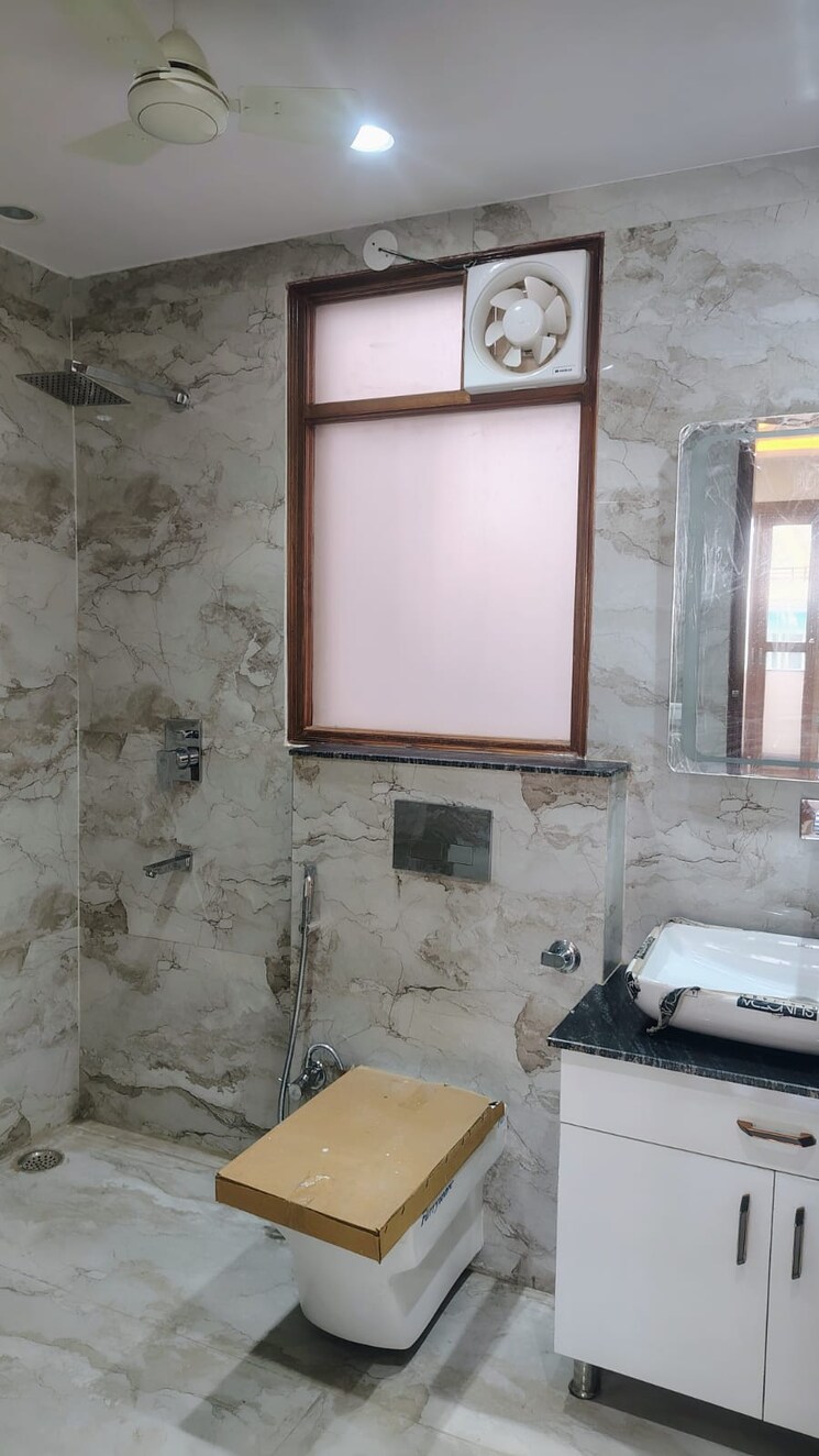 Bathroom, sector 46 4 Bedroom 346 Sq.Yd. Builder Floor In Sector 46 Gurgaon 8153387