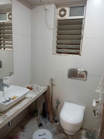 Bathroom in 3 BHK Apartment at Group Seven Rushi Heights, Goregaon East – for Sale
