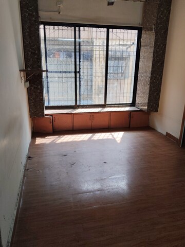 Room in 1.5 BHK Apartment at Sahyadri Niwas CHS, Sanpada – for Rent