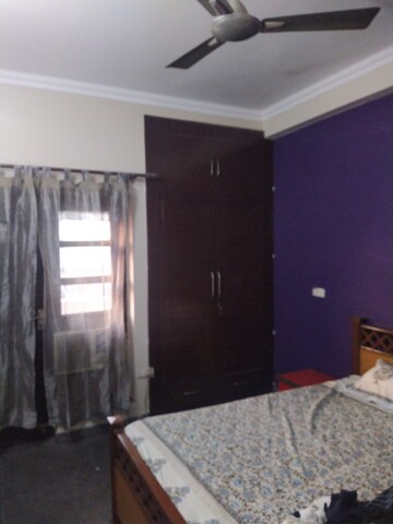 Room in 2 BHK Builder Floor at RWA Apartments Sector 52, Sector 52 – for Rent