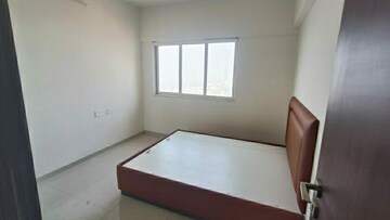 Room in 3 BHK Apartment at K Raheja Raheja Residency, Malad East – for Sale