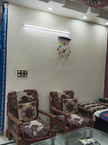 Furnished Amenities in 1 BHK Builder Floor at Uttam Nagar West – for Sale