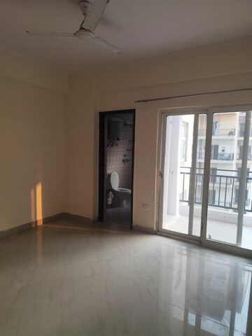 Room in 3 BHK Apartment at Futec Gateway, Sector 75 – for Rent