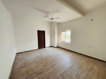 Room in 5 BHK Villa at Kokapet – for Rent