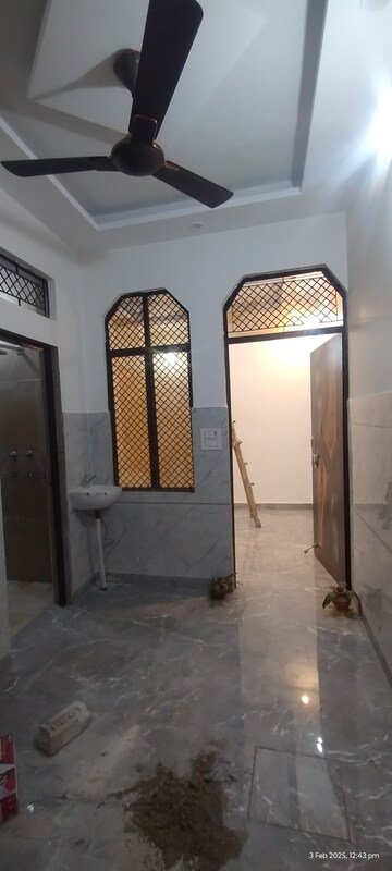 Furnished Amenities in 2 BHK Builder Floor at Uttam Nagar – for Rent