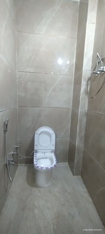 Bathroom in 2 BHK Builder Floor at Uttam Nagar – for Rent