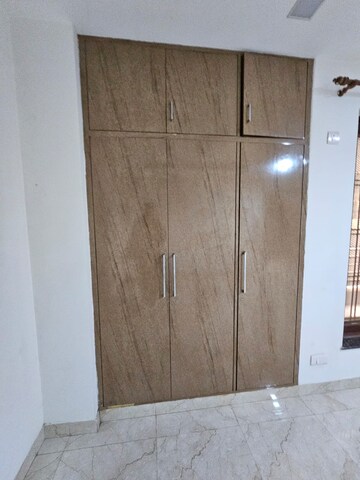 Furnished Amenities in 2 BHK Builder Floor at Ansal Sushant Lok I, Sector 43 – for Rent