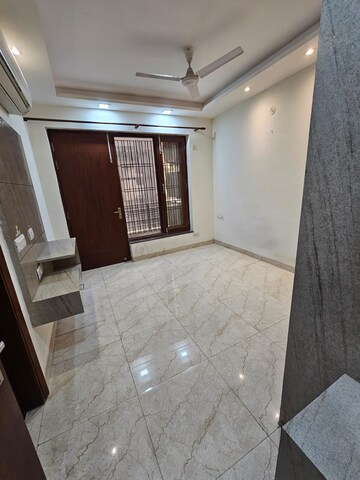 Kitchen in 2 BHK Builder Floor at Ansal Sushant Lok I, Sector 43 – for Rent