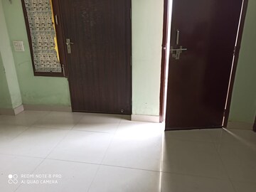 Room in 1 BHK Builder Floor at Sector 26a – for Rent