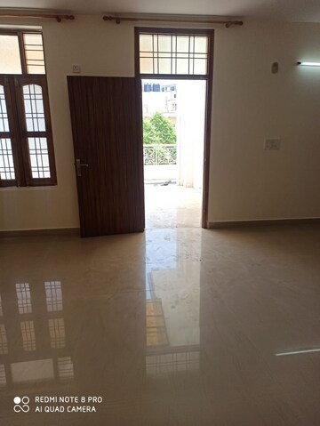Room in 1 BHK Builder Floor at Sector 26a – for Rent