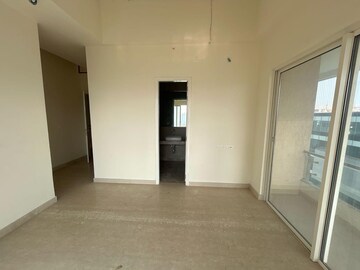 Room in 3 BHK Apartment at Indiabulls Sky Forest, Lower Parel – for Rent