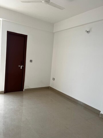 Room in 3 BHK Apartment at ROF Amaltas, Sector 92 – for Rent