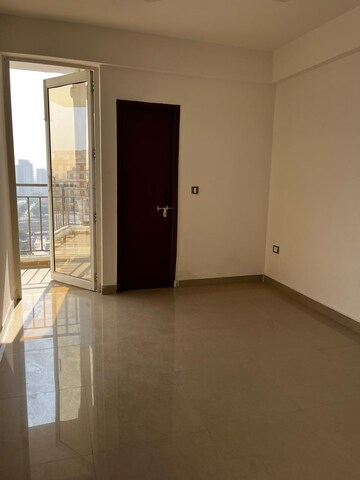 Room in 3 BHK Apartment at ROF Amaltas, Sector 92 – for Rent