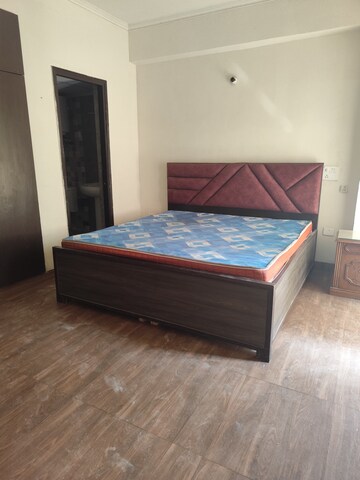 Bedroom in 2.5 BHK Apartment at Futec Gateway, Sector 75 – for Rent