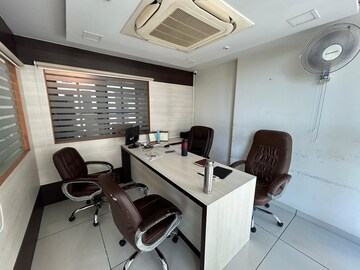  Office Space For Rent in Vastrapur