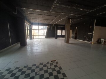 Parking in  Showroom at Nungambakkam – for Rent