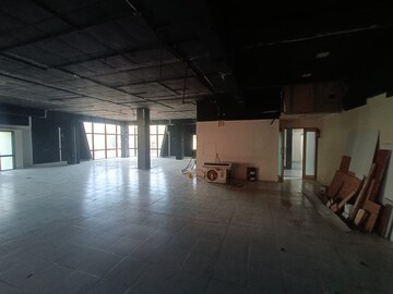 Parking in  Showroom at Nungambakkam – for Rent