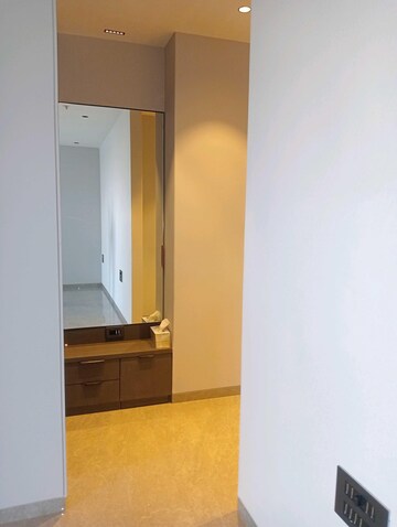 Room in 3 BHK Apartment at Indiabulls Sky Forest, Lower Parel – for Rent