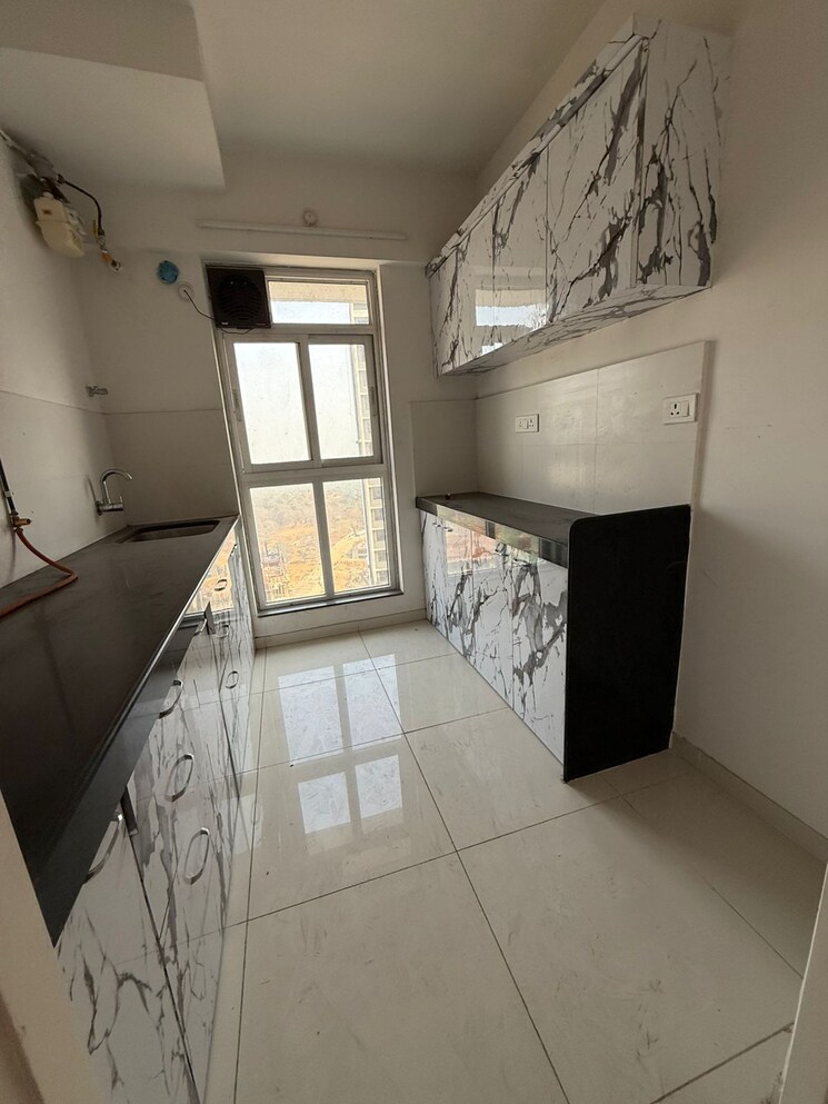 Kitchen, godrej-emerald 1.5 Bedroom 525 Sq.Ft. Apartment In Ghodbunder Road Thane 8153874