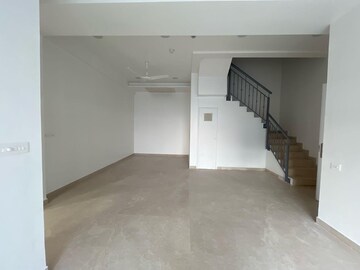 Room in 3 BHK Apartment at Indiabulls Sky Forest, Lower Parel – for Rent