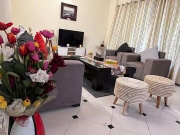Living Room in 3 BHK Builder Floor at Ardee City, Sector 52 – for Rent