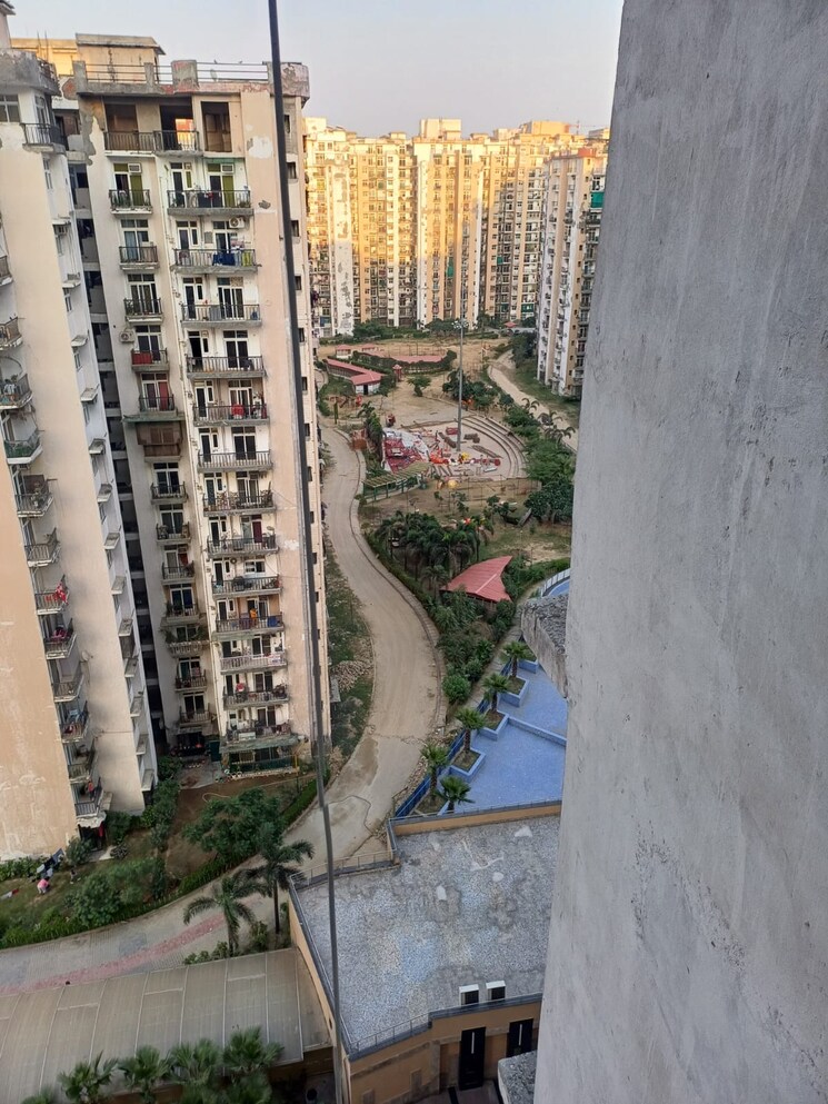 Exterior View, amrapali-zodiac 2 Bedroom 1075 Sq.Ft. Apartment In Sector 120 Noida 8153953