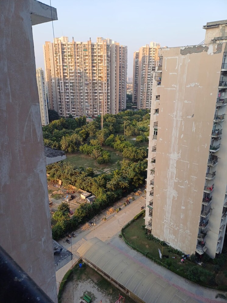 Balcony, amrapali-zodiac 2 Bedroom 1075 Sq.Ft. Apartment In Sector 120 Noida 8153953