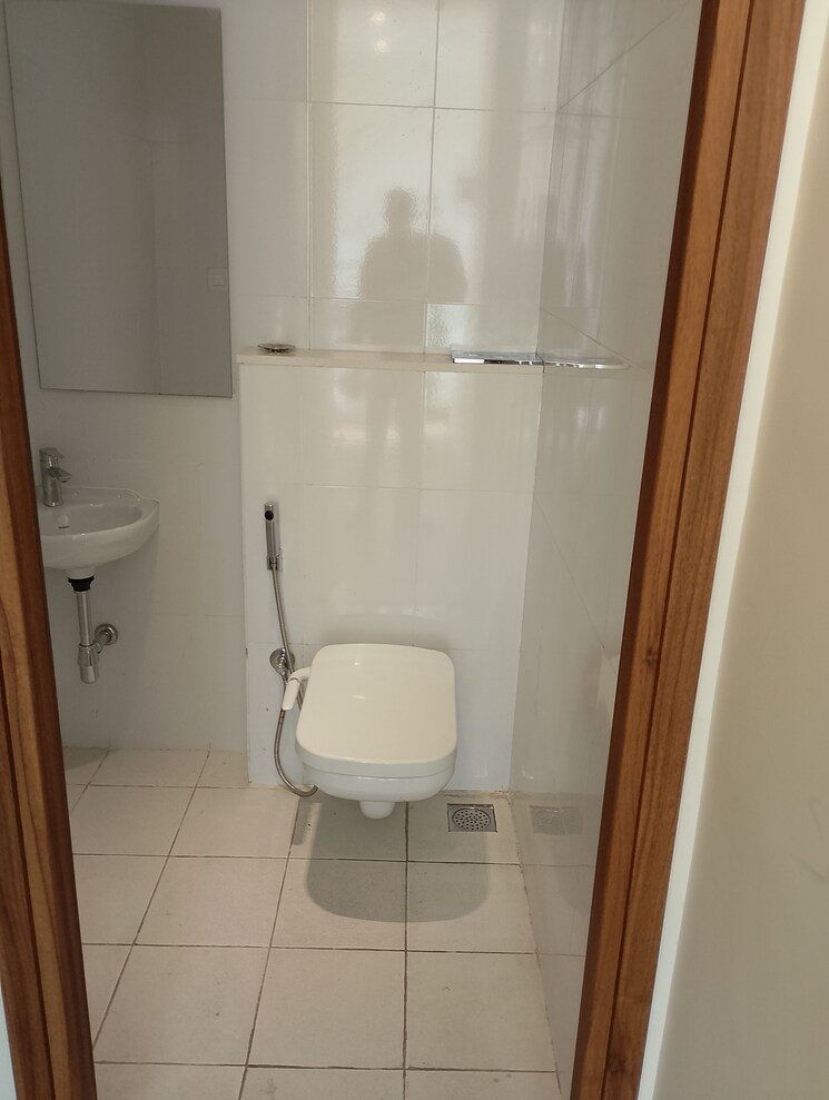 Bathroom, godrej-vrikshya 3 Bedroom 1948 Sq.Ft. Apartment In Sector 103 Gurgaon 8154034