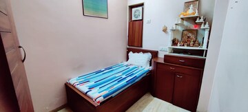 Bedroom in 2.5 BHK Apartment at Sealine Apartment, Pali Hill – for Sale