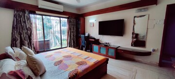 Bedroom in 2.5 BHK Apartment at Sealine Apartment, Pali Hill – for Sale