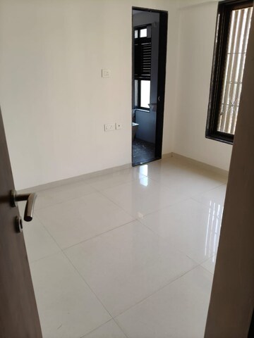Room in 2 BHK Apartment at Kripa Bliss, Vikhroli East – for Rent