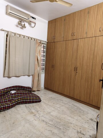 Bedroom in 2 BHK Builder Floor at Halasuru – for Rent