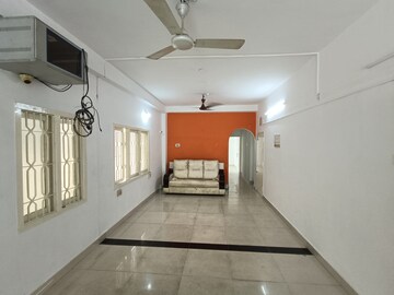 Building Lobby in  Showroom at Kodambakkam – for Rent